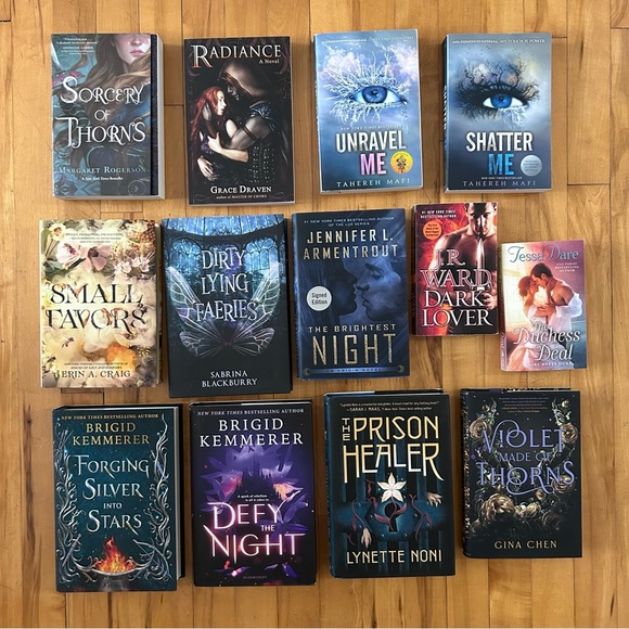 BOOKS Romance & Fantasy romance - Picture 3 of 4